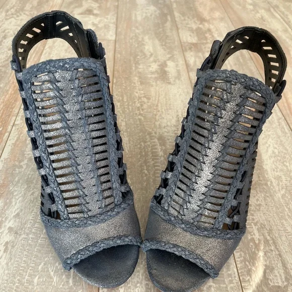 Vince Camuto Denim Blue Ankle Bootie 7M Peep Toe, Inside Zipper. Like New - Picture 3 of 9